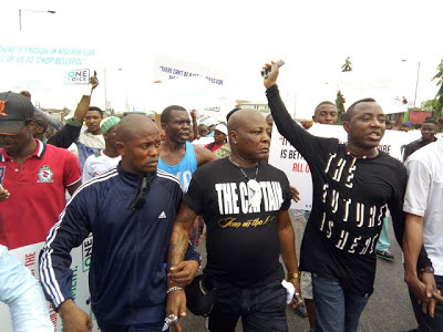 PHOTOS NEWS!!! Charly Boy Joins Sowore At National Stadium As #Istandwithnigeria Protest Continues….