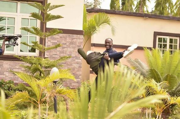 PHOTO NEWS!!!Apostle Suleman and His Wife, Lizzy, Pictured Playing In Their Garden