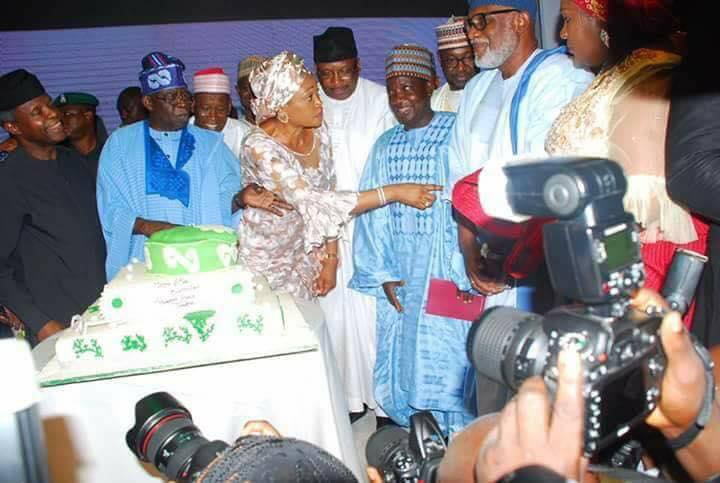 See How Remi Tinubu Embarrasses Ondo Governor, Rotimi Akeredolu, On Stage [Photo]