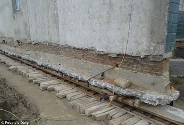 Relocation! Man MOVES His Home Almost 500 Feet after the Chinese Government Threatened To Demolish the Property to Make Way for Highway