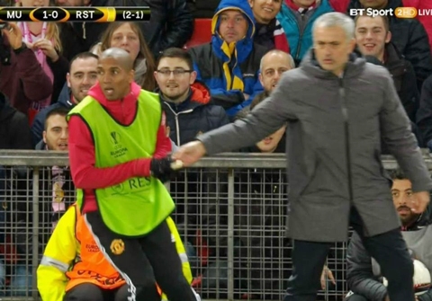 Mourinho Reveals Why He Gave Rojo A Banana To Eat On The Pitch During Rostov Match[Photos And Videos]