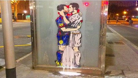 OMG!!!Is This For Real, Ronald And Messi Spotted “Kissing” In Barcelona Days To El-Clasico[Photos] 