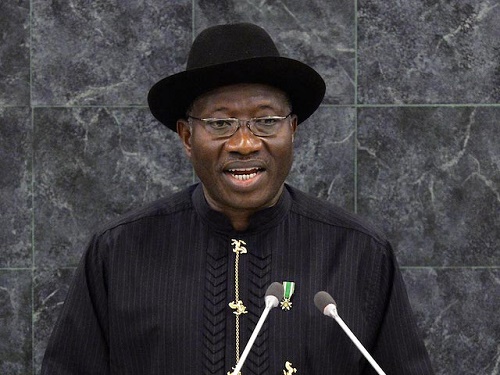 The African King Of Democracy, Goodluck Jonathan Crucifies The Entire APC, Disgraces Fashola Before The Universe