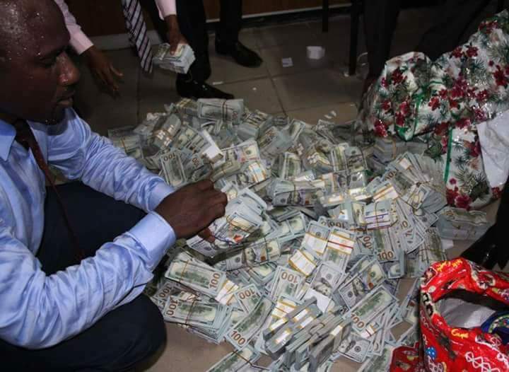 The Confirmed Truth, What They Don’t Want You to Know About the N13billion Recovered From Ikoyi, Lagos Apartment [Must Read]