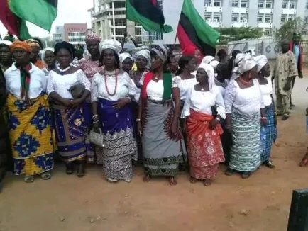 Igbo Leaders and Women Rock Their Traditional Attires in Court for Nnamdi Kanu’s Trial [Photos]