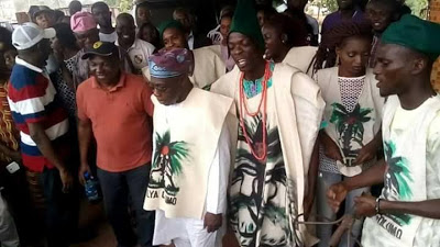 See What Happened Next After Ex-President, Obasanjo, Was Spotted Gyrating With Kegites Club, In Ogun State