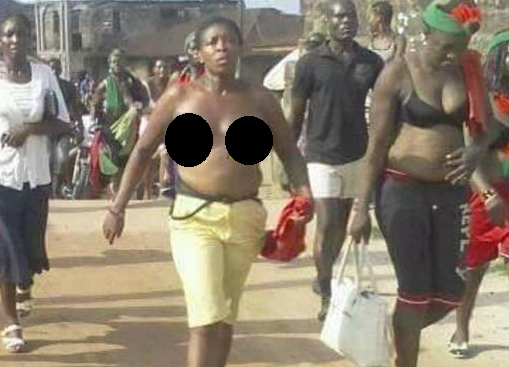 Angry Biafra Women Remove Clothes To Protest, As Soldiers Disrupt Their Meeting In Abia State