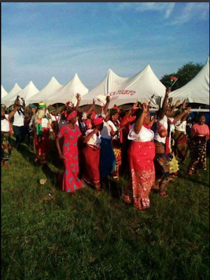 Angry Biafra Women Remove Clothes To Protest, As Soldiers Disrupt Their Meeting In Abia State