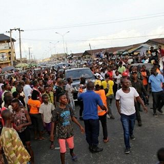 See How Massive Crowd Troops Out In Warri To Welcome Their Hero ‘Efe’ 