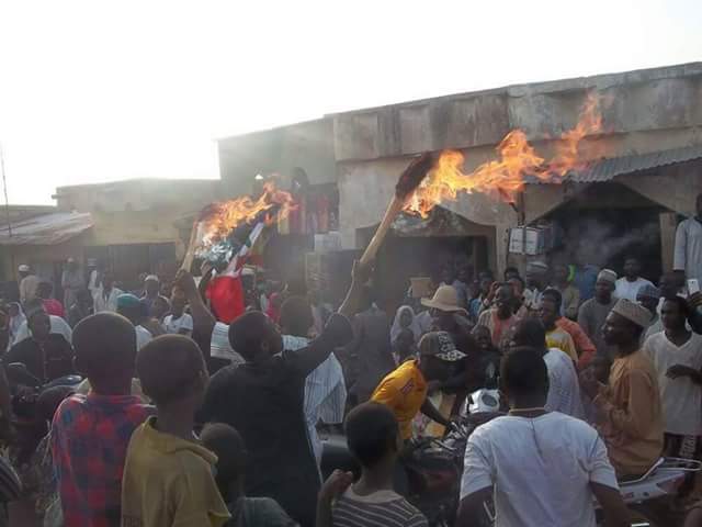 See What Happened Net After Angry Kaduna People Burn Their Brooms, Dump APC For PDP [Photos]