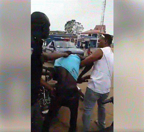 How Angry Policemen Beat A Motorcyclist In Anambra Over N5000 Bribe [Photo, Video]
