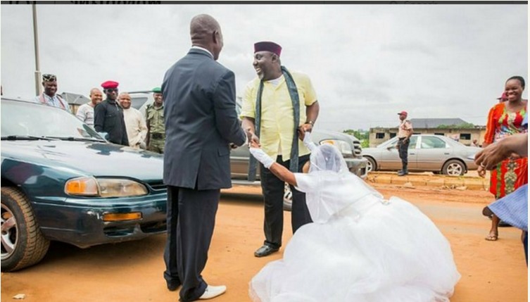 You Need To See What Happened Yesterday While Gov Okorocha Was On Road Inspection 