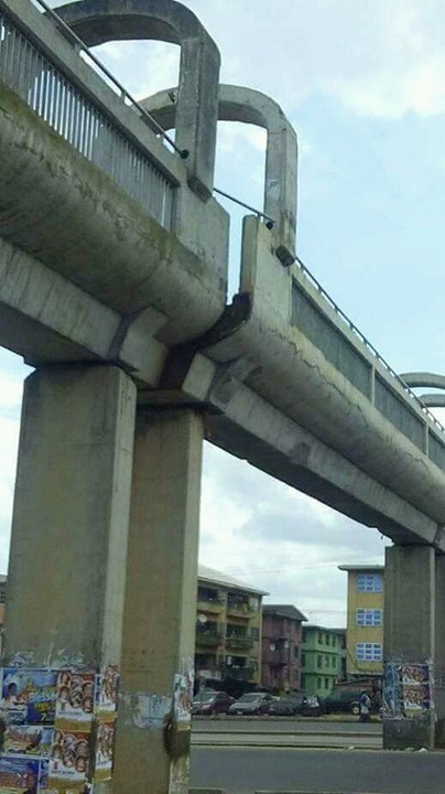 See the Pedestrian Bridge Near Upper Iweka In Onitsha That Has Become A Death Trap In Waiting [Photos]
