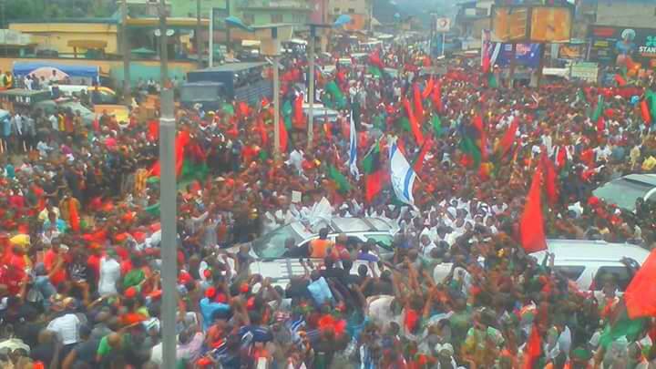 Soldiers On the Run As Nnamdi Kanu Totally Shut Down Ekwulobia [Photos]