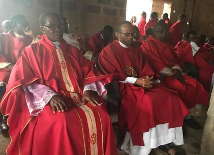 BREAKING: Priest Who Survived Ozubulu Massacre, Exposes Obiano, Police, Tells His Own Side Of Story 