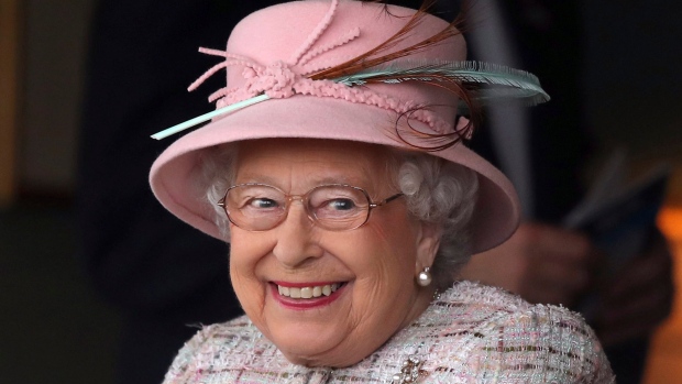 Queen Elizabeth To Leave Her Position And Make Prince Charles The King Of England - Details