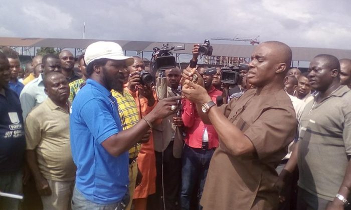Gov. Rochas Okorocha Bans Keke Marwa In Owerri, Replaces Them With 2000 Wagons [Photos]