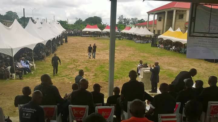 BREAKING!!! Owerri Elders Goes Spiritual, Visit Graveside Of Their Ancestors, Invite Them To Strike Okorocha [Photos]