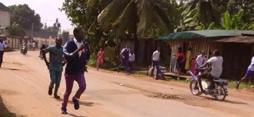 Serious Tension Coming From Anambra State As Parents Hurriedly Withdrawing Kids From Schools Over News Of Fake Injections Administers By Soldiers