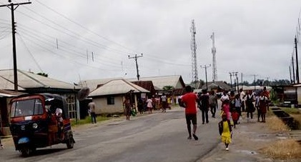 Photos Of Children Running For Their Lives As Soldiers Allegedly Arrive To Inject Them In Bayelsa 