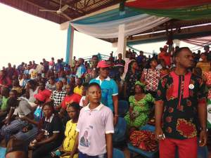 See The Huge Crowd Waiting For Buhari In Anambra [Photos]