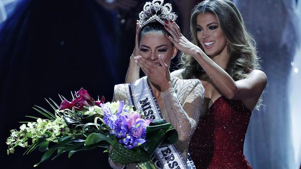 Miss South Africa 2017 Demi-Leigh Nel-Peters has been crowned Miss Universe