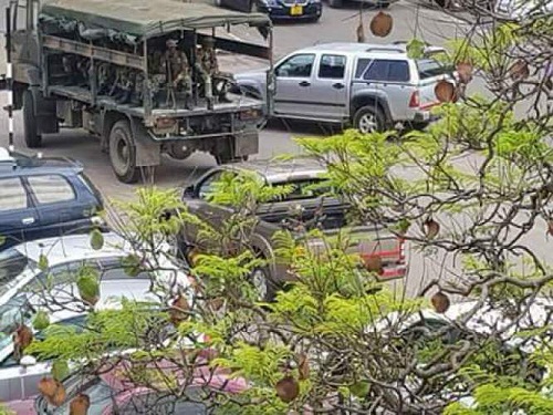 BREAKING!!! President Mugabe is under army siege at his blue roof residence in Harare [Happening Now]