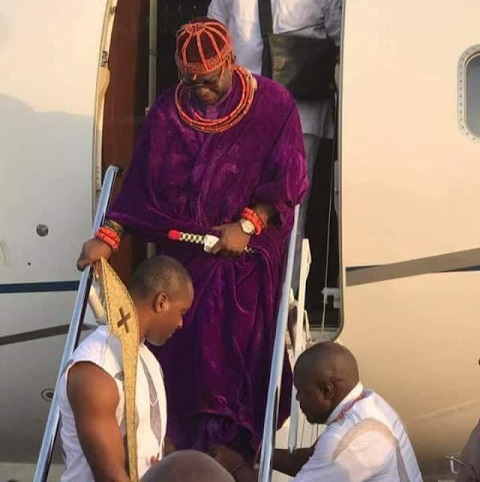 Photos Of Oba Of Benin As He Arrives Abuja With His Wives [Photos]