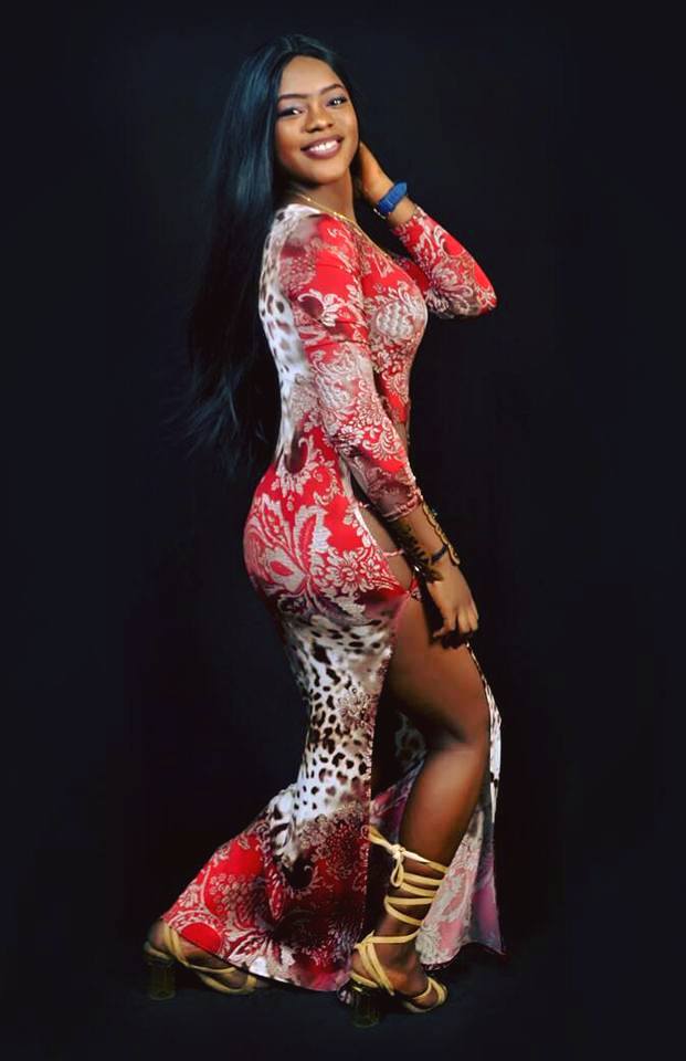 Pretty Police Woman Releases Cleavage-Baring Photos To Celebrate Her Birthday