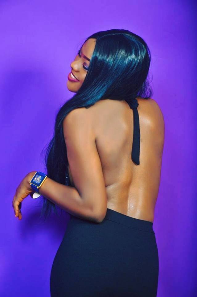 Pretty Police Woman Releases Cleavage-Baring Photos To Celebrate Her Birthday