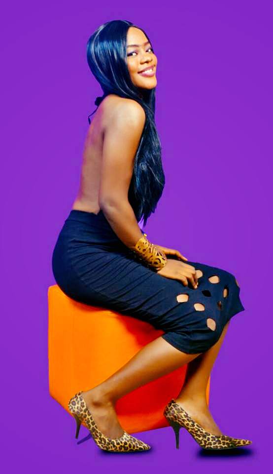 Pretty Police Woman Releases Cleavage-Baring Photos To Celebrate Her Birthday