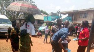 #AnambraDecides2017: APC Sharing Cooked Rice To Voters [Photos]