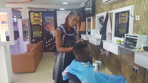 Meet A Pretty Nigerian Lady Who's A Barber At A Saloon In Lagos
