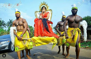 Nigerian Couple Makes a Record Breaking Entry at Their Traditional Wedding [Photos]