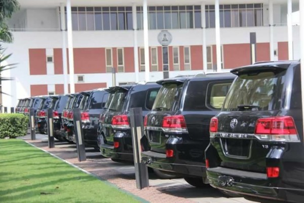 I6 National Assemble Members Received 16 SUVs Gift from Gov. Wike 