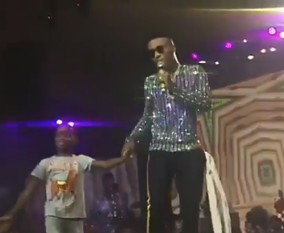 Wizkid Presented His First Son, Boluwatife On Stage During His Concert [Photos/Videos]