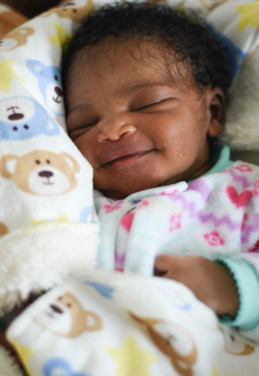 7 Years of Childlessness, 3 Failed IVF and Doctors Certifies There Was 'No Remedy', Woman with 'Shut Wombs' Gives Birth [photos]