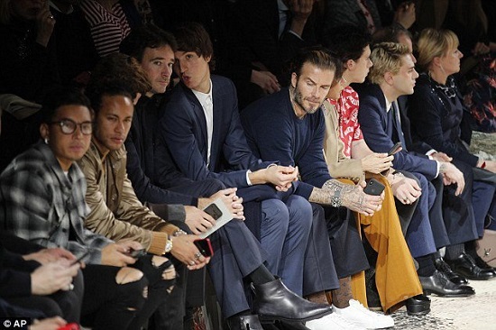 Neymar and David Beckham meet at Paris Fashion Week [Photos]