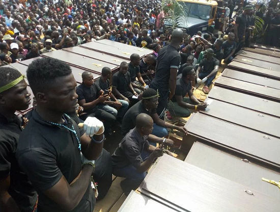 More Heart Breaking Photos from The Mass Burial for The 75 Victims of The Fulani Herdsmen Attack