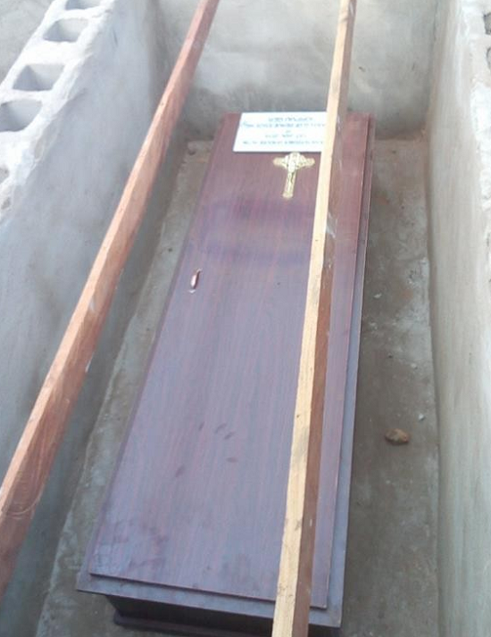 More Heart Breaking Photos from The Mass Burial for The 75 Victims of The Fulani Herdsmen Attack