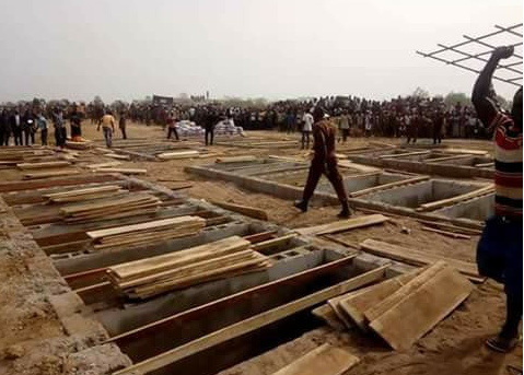 More Heart Breaking Photos from The Mass Burial for The 75 Victims of The Fulani Herdsmen Attack