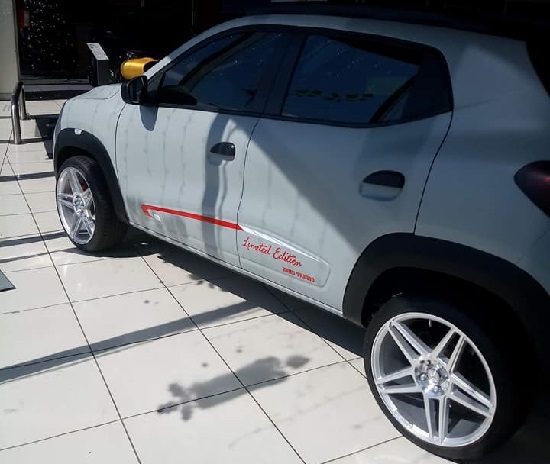 Woman Wakes Up To Discover The Shocking Thing Thieves Did To Her Car [Photos]