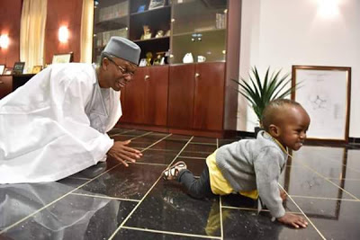El-Rufai Goofs Around with A Baby Who Screams Anytime He Sees His Pictures [Photos]