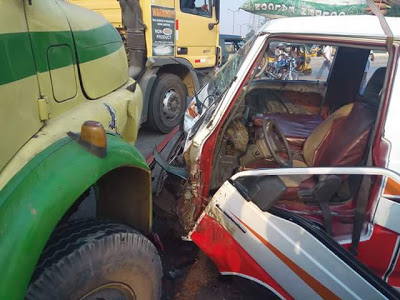 Passengers Cheats Death In Anambra As Their Bus Rams Into A Truck [Photos]