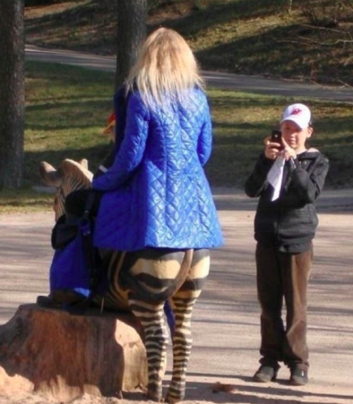 Even A Genius Looked Twice, You Need To Look Twice, Pay A Good Attention To Understand These Unusual Photos [Photos]