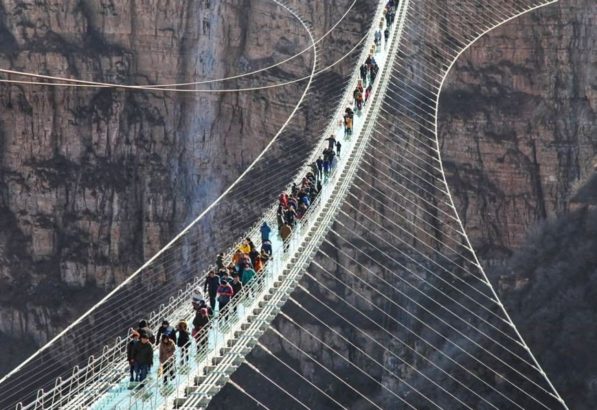 See The Longest Glass Bridge in The World That China Just Opened [Photos]