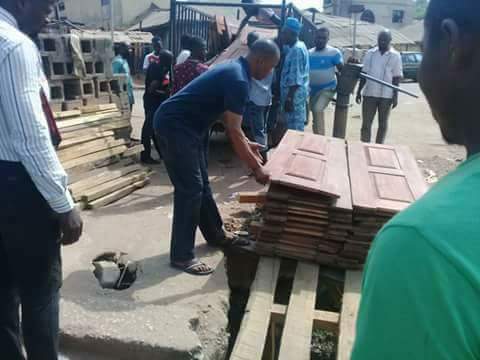 2019: House of Reps Member Mikail Kazeem, Pictured Carrying Constituency’s Project On His Head