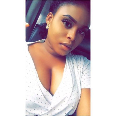 Nigerian Lady Slapped A Police Officer For Touching Her Butt In Public