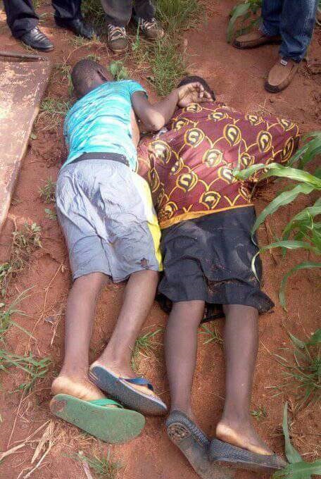 Unbelievable!!!Lovers, aged 12 And 16, Killed By Lightning While Chatting [photos]