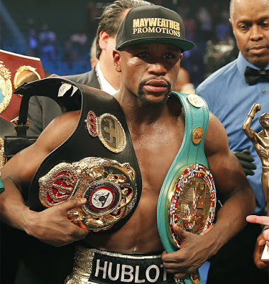 Floyd Mayweather Shows Off $100m Cheque He Earned from Conor McGregor Fight